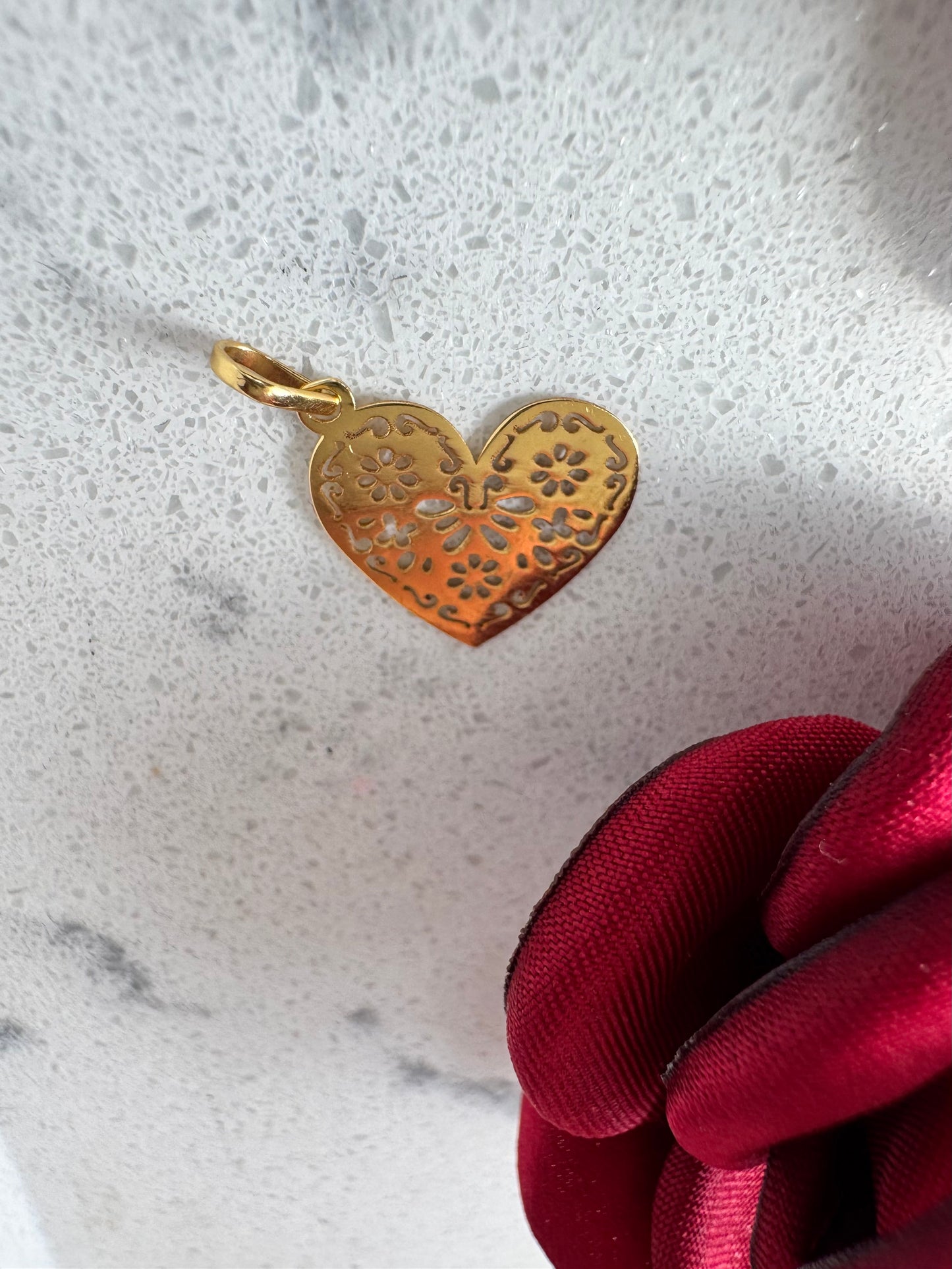 Pendentif cœur ajouré