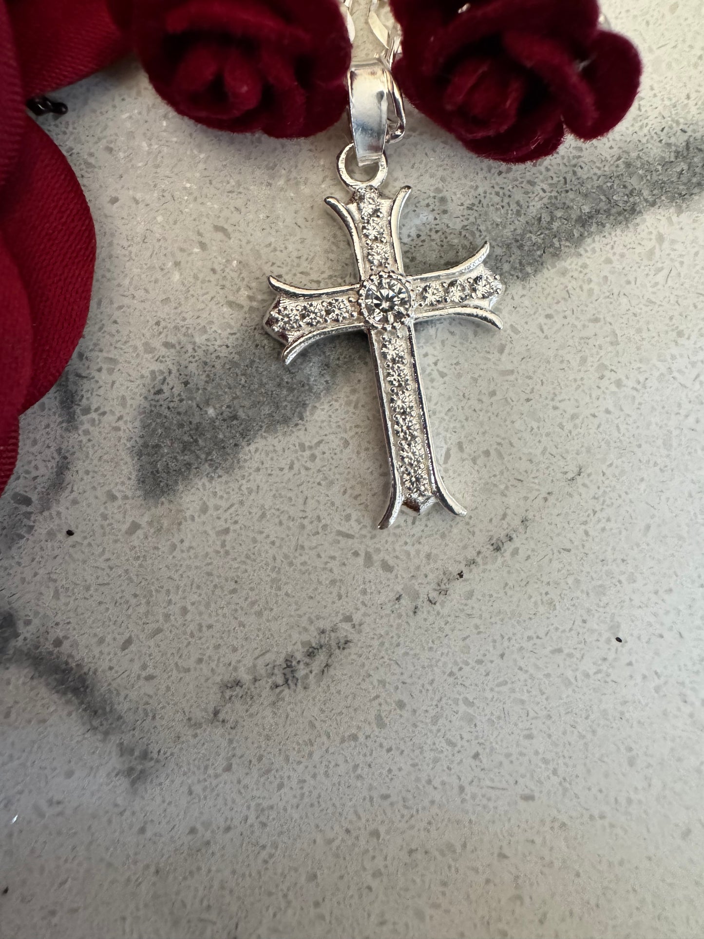 Cross Pendant with Zirconia in Silver.925