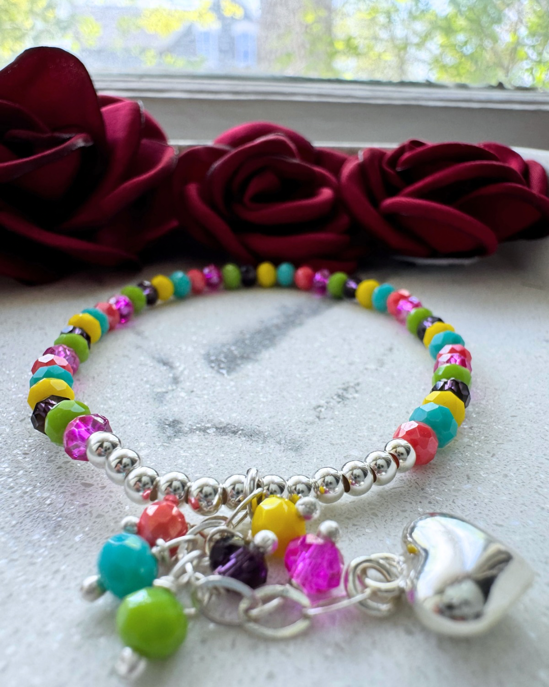 Bracelet en pierres colorées