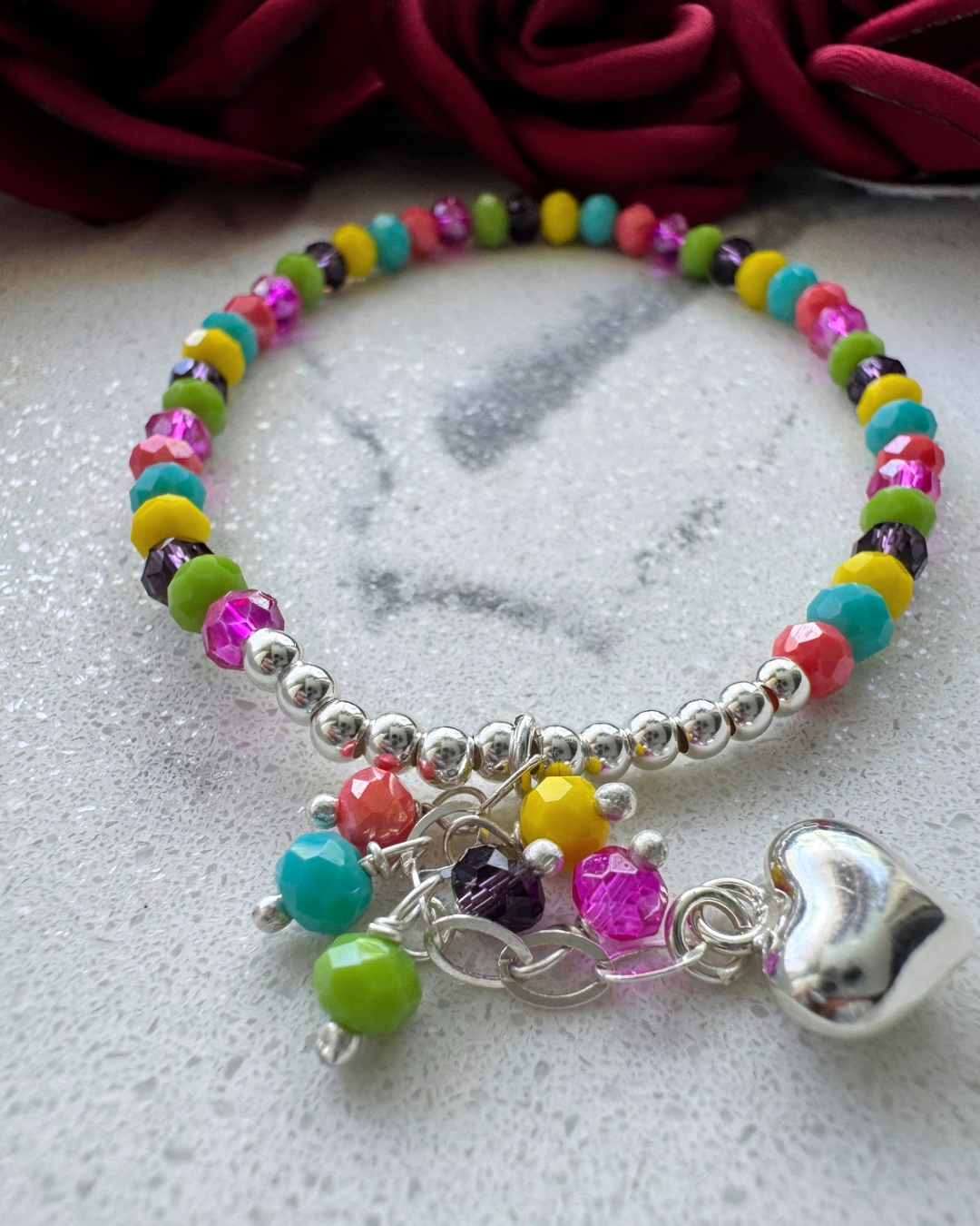Bracelet en pierres colorées