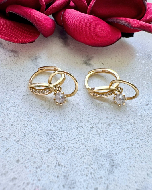 Boucle d'oreille princesse médiévale avec pendentif et zircons en or 14 carats