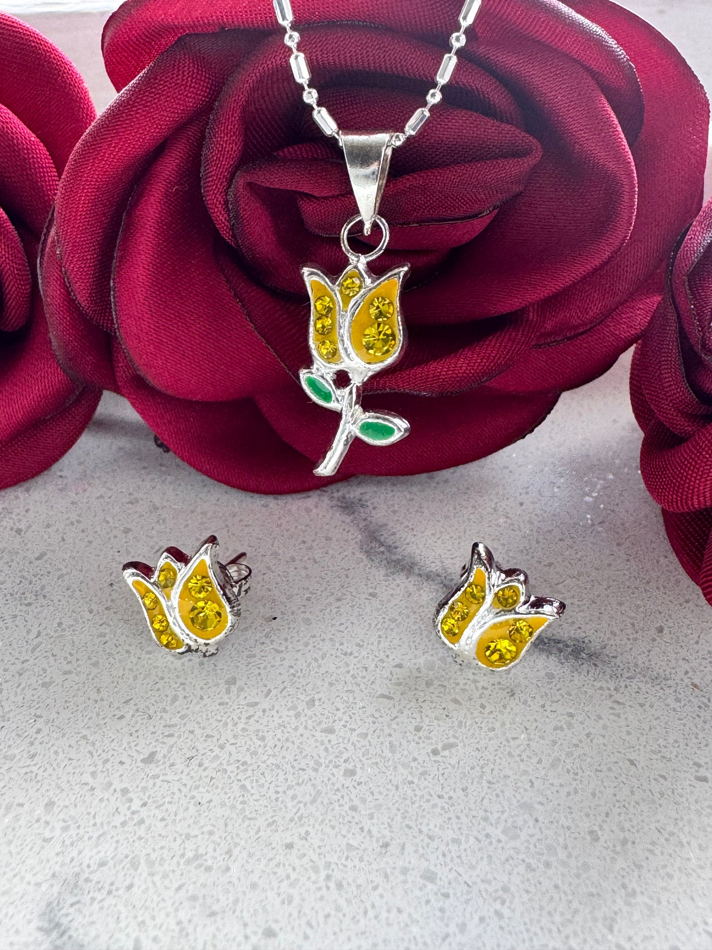 Tulip Set with Zirconia Silver.925