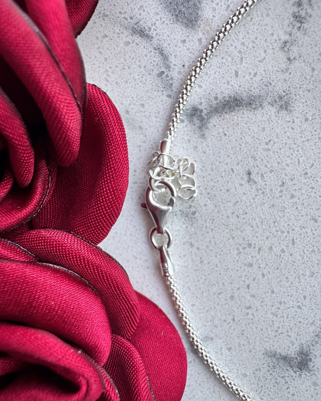 Collier hebdomadaire tricolore en or 10 carats