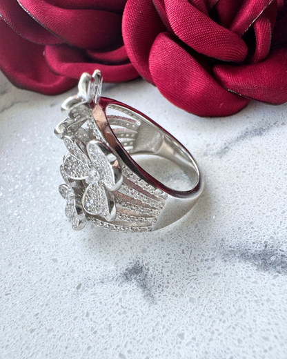 Enchanted ring with 4 flowers made of 925 silver